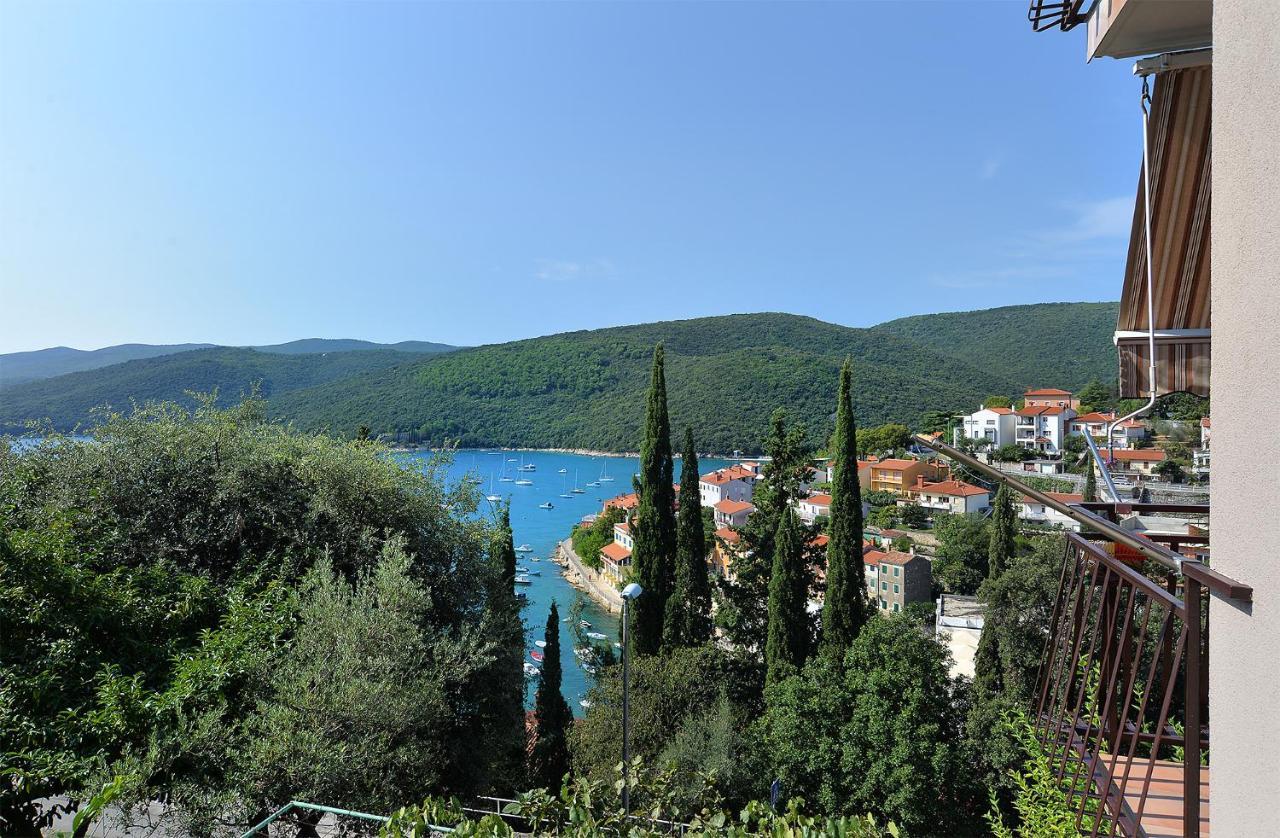 Apartment Near The Sea 650 Rabac Bagian luar foto
