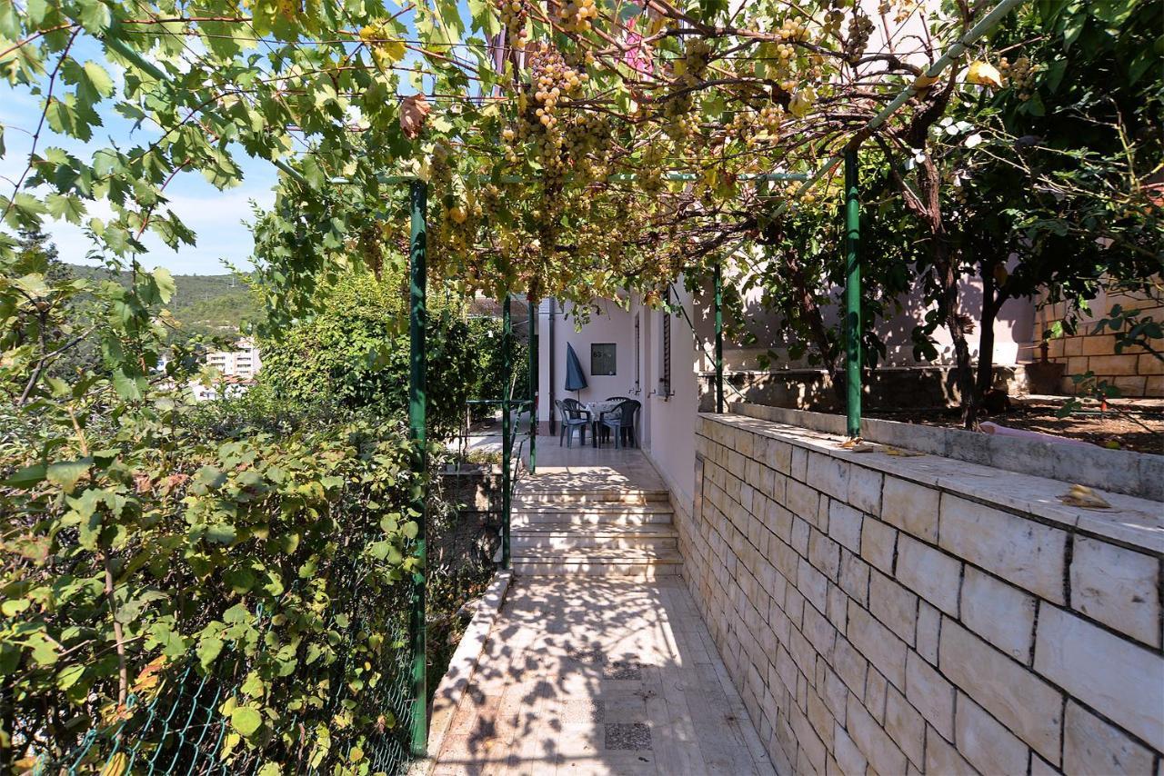 Apartment Near The Sea 650 Rabac Bagian luar foto