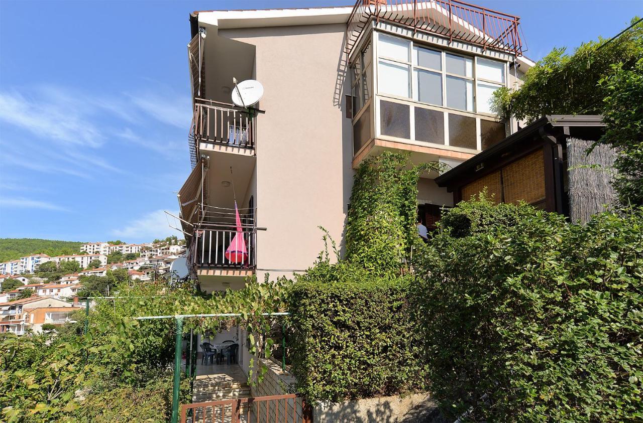 Apartment Near The Sea 650 Rabac Bagian luar foto